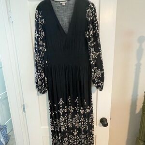 Elegant Black and White Maxi Dress